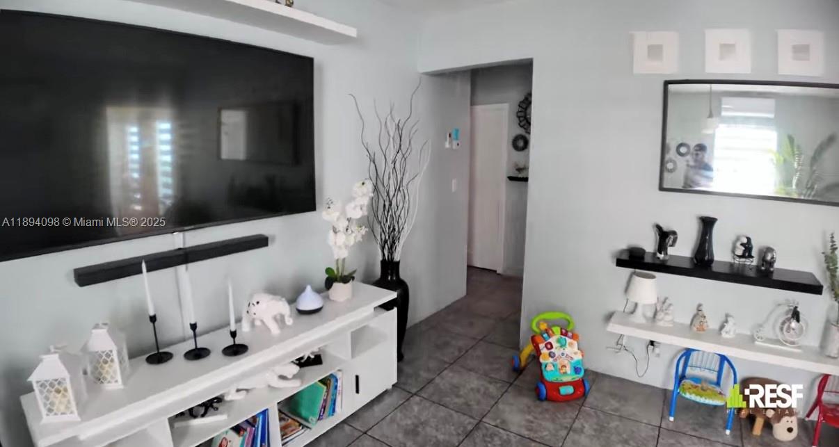 HIALEAH 12TH ADDN - Residential Income