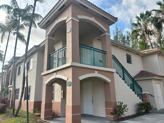 Quiet 3/ 2 fresh painting apartment in GATED community with views of reserved landscaping Lot. 24 Hrs security and community Pool. New Kitchen cabinets with Stanley Steel appliances, Laundry closet, wood floors easy to clean, Centrally located in the area known as The Gateway to Florida Keys. Around Elementary K8 and middle Schools. Hospitals and Cinemas.
It is a short distance away to Outlet Key Factory Mall, Shopping Center, Dinning, Restaurants, Parks, Golf Club, HomesteadRacetrack and near to The Beaches, Easy access to The Florida Turnpike.
NOTE: ONLY OWNER INTERVIEW NEED IT FOR APPROVAL.