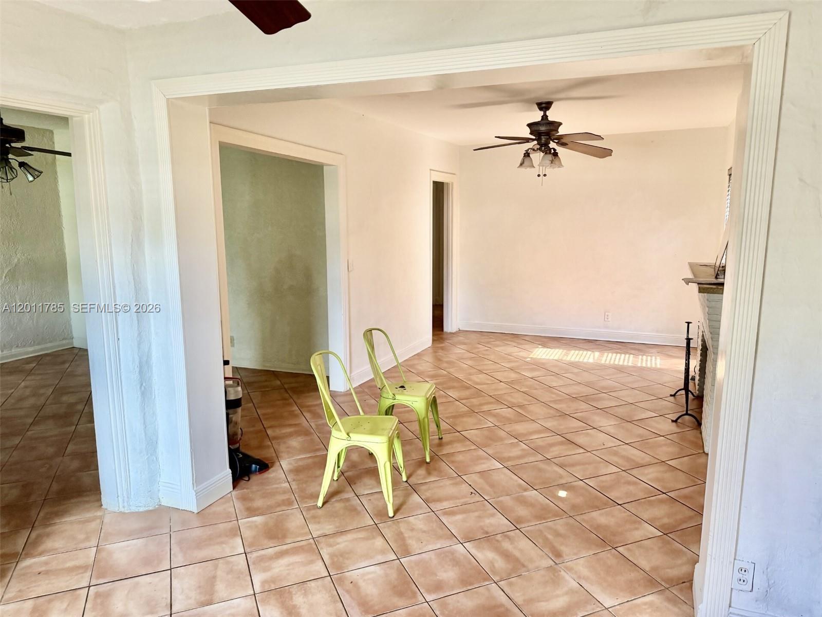 HOLLYWOOD LAKES SECTION - Residential