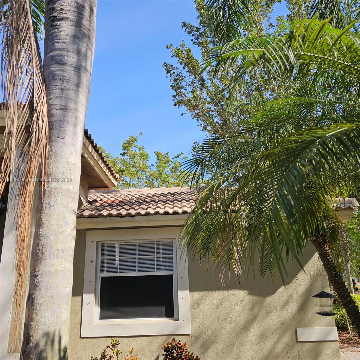 SAPPHIRE SHORES-SAPPHIRE - Residential Lease