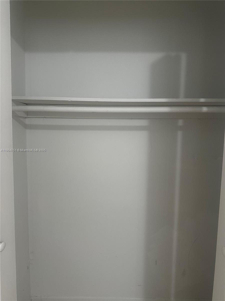 INVERNESS VILLAGE FOUR CO - Residential Lease