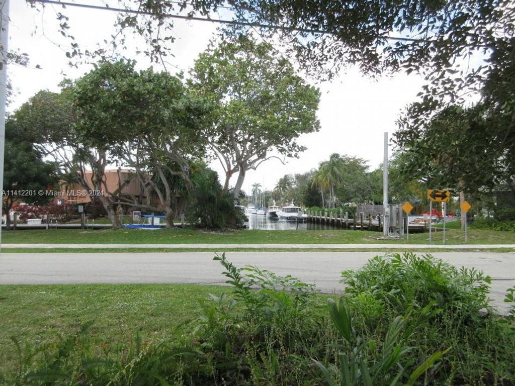 Photo of 846 SW 10th St #0, Fort Lauderdale, FL 33315 (MLS # A11412201)