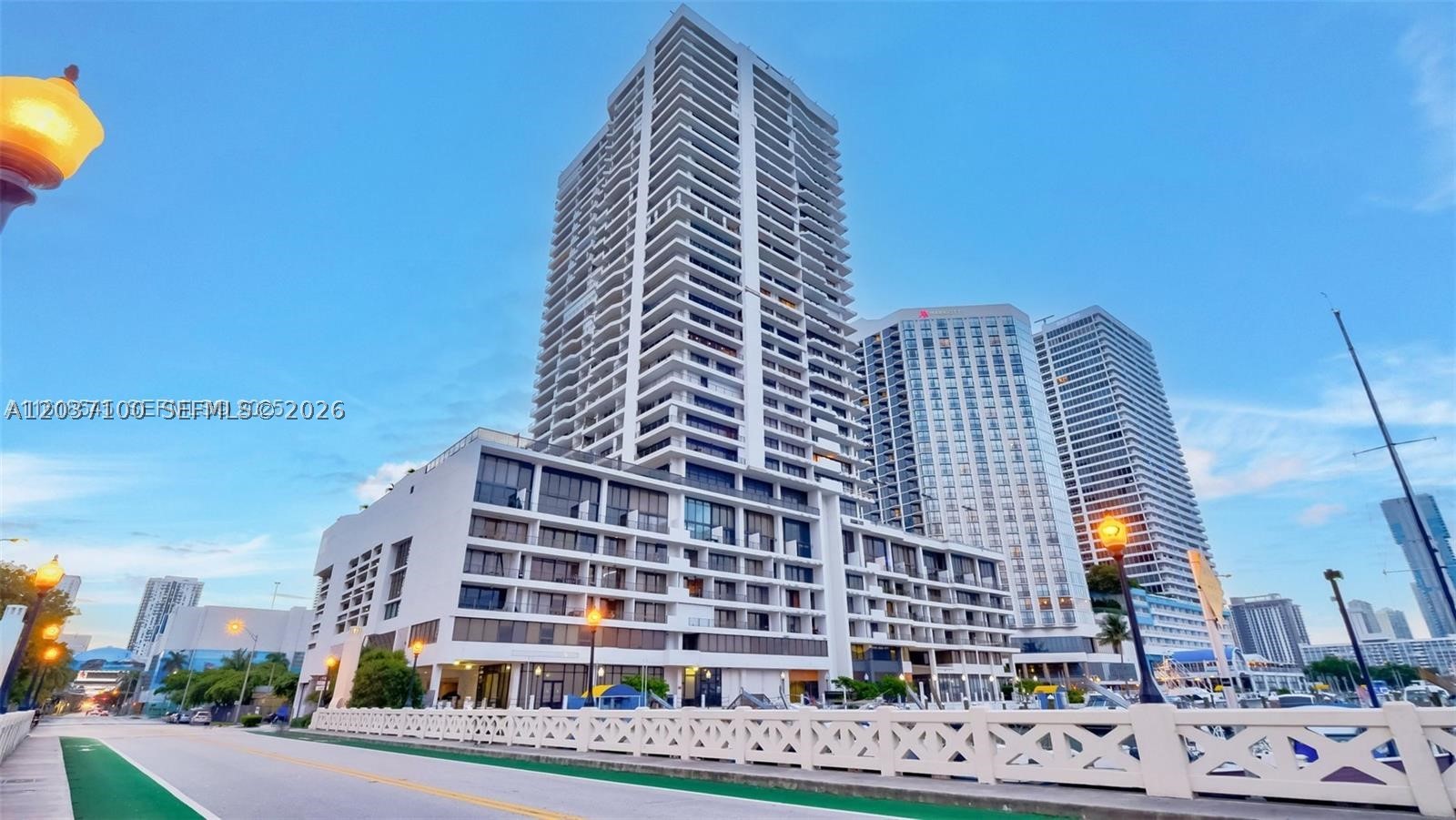 555 NE 15th St 17E