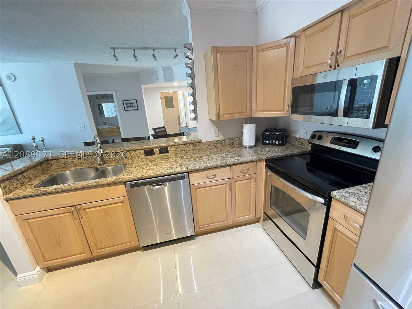 17100 N Bay Rd 1816