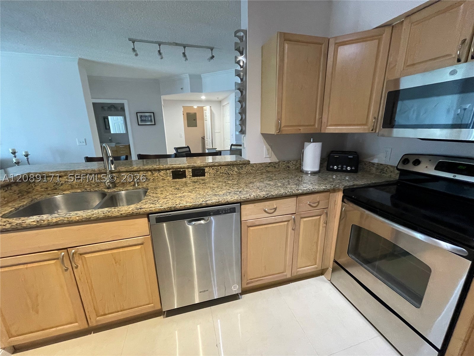 17100 N Bay Rd 1816