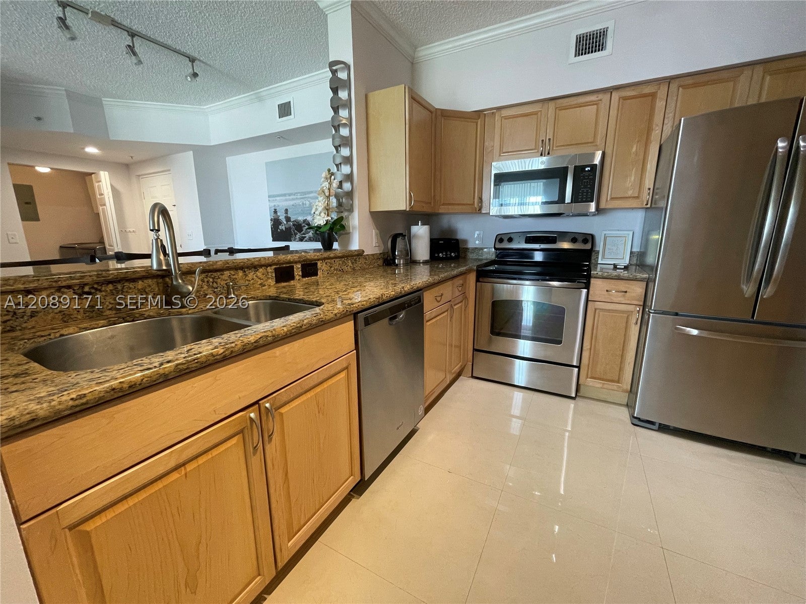 17100 N Bay Rd 1816