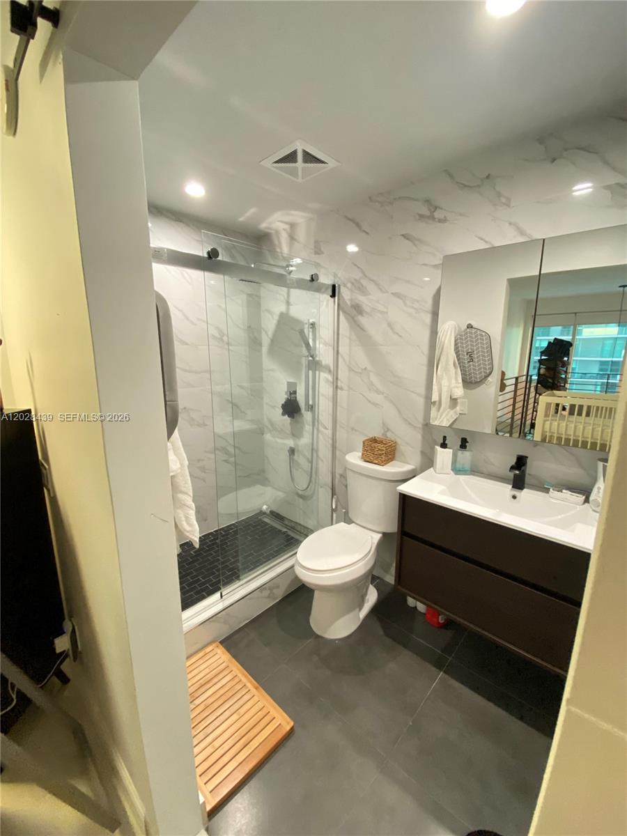 INFINITY AT BRICKELL COND - Residential