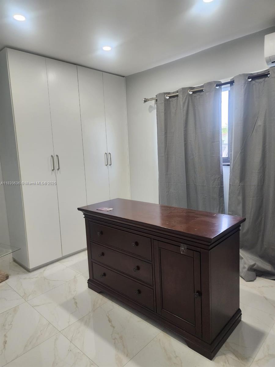 EAST DIXIE PARK 1ST ADDN - Residential