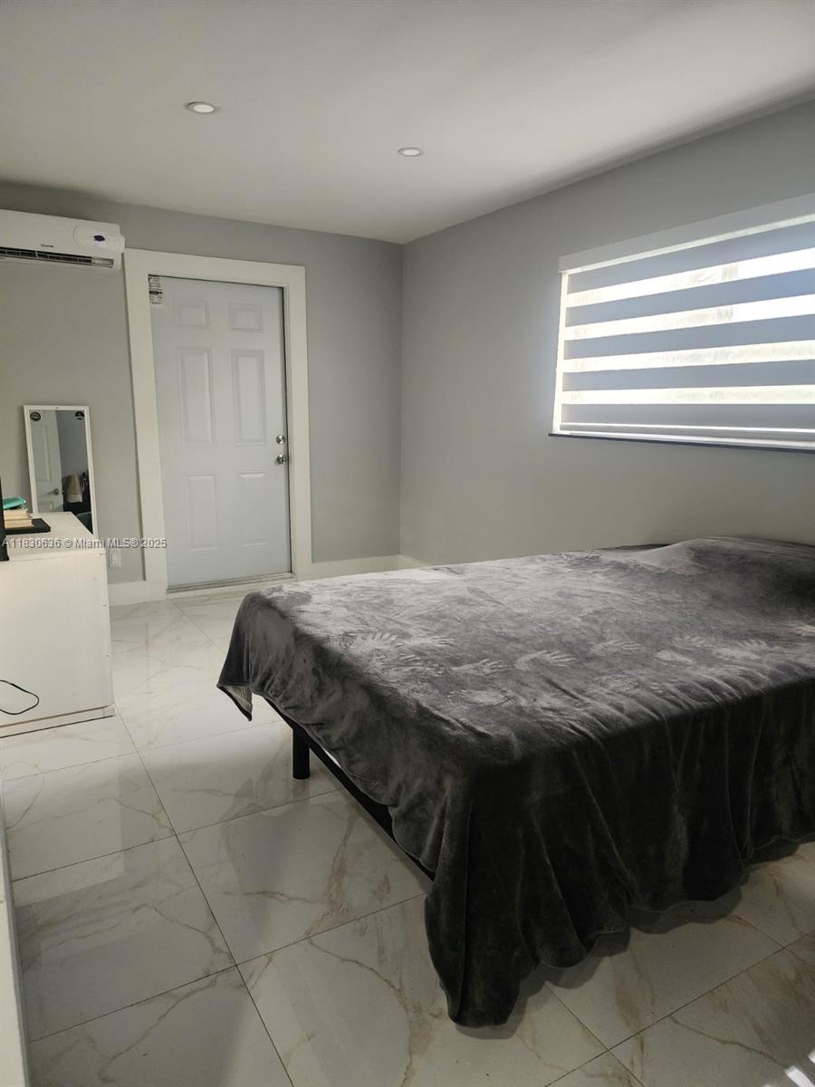 EAST DIXIE PARK 1ST ADDN - Residential