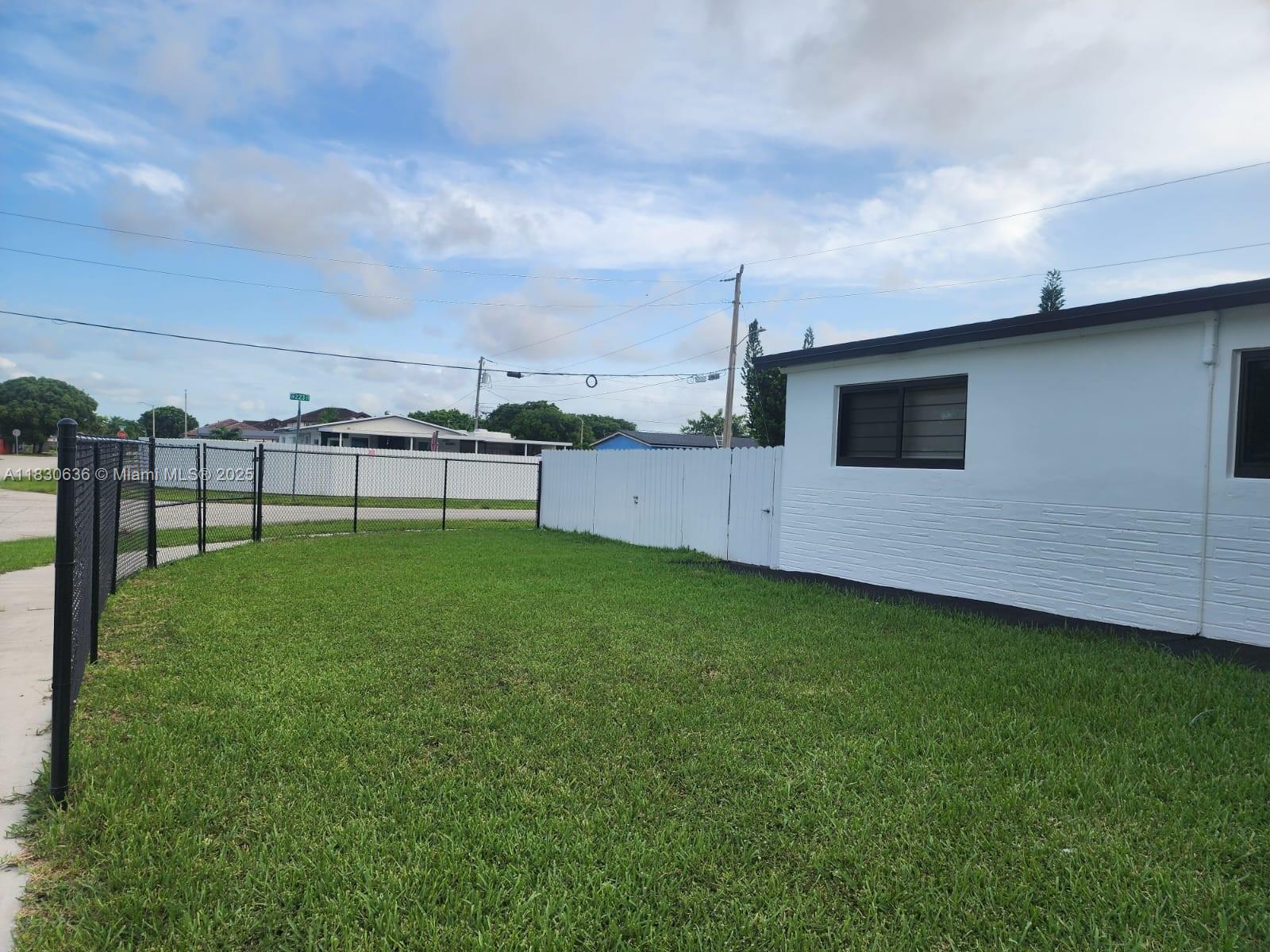 EAST DIXIE PARK 1ST ADDN - Residential