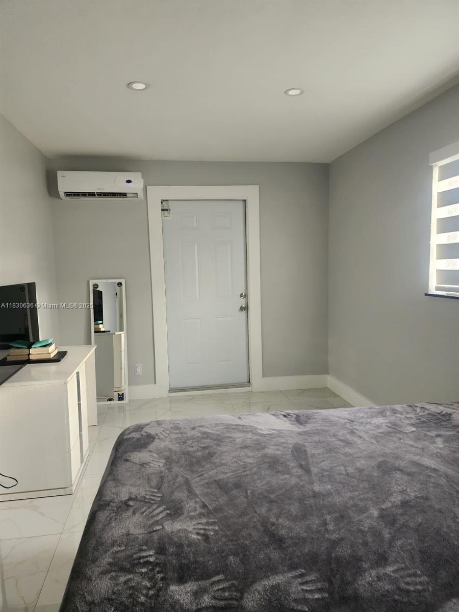 EAST DIXIE PARK 1ST ADDN - Residential