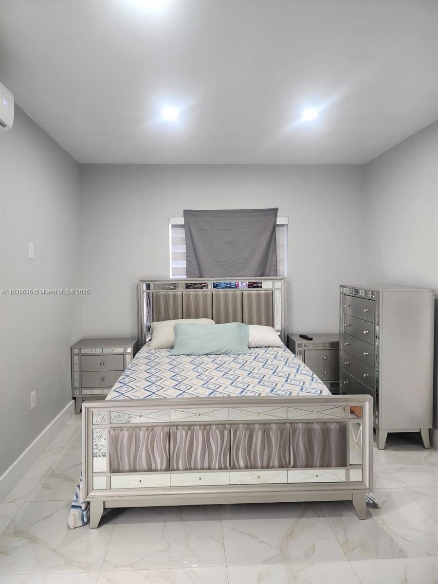 EAST DIXIE PARK 1ST ADDN - Residential