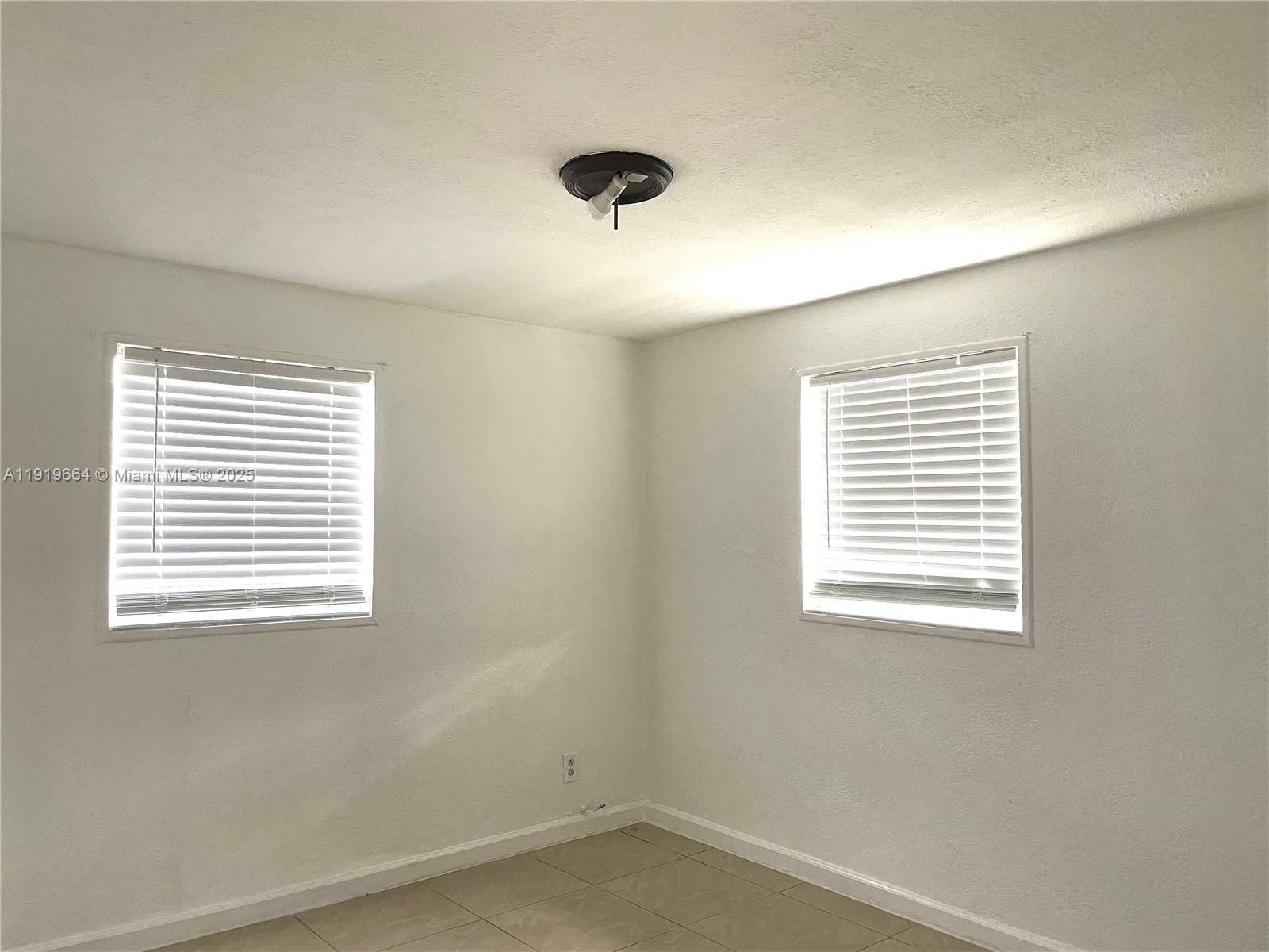 PLAYLAND ESTATES SEC 2 - Residential Lease