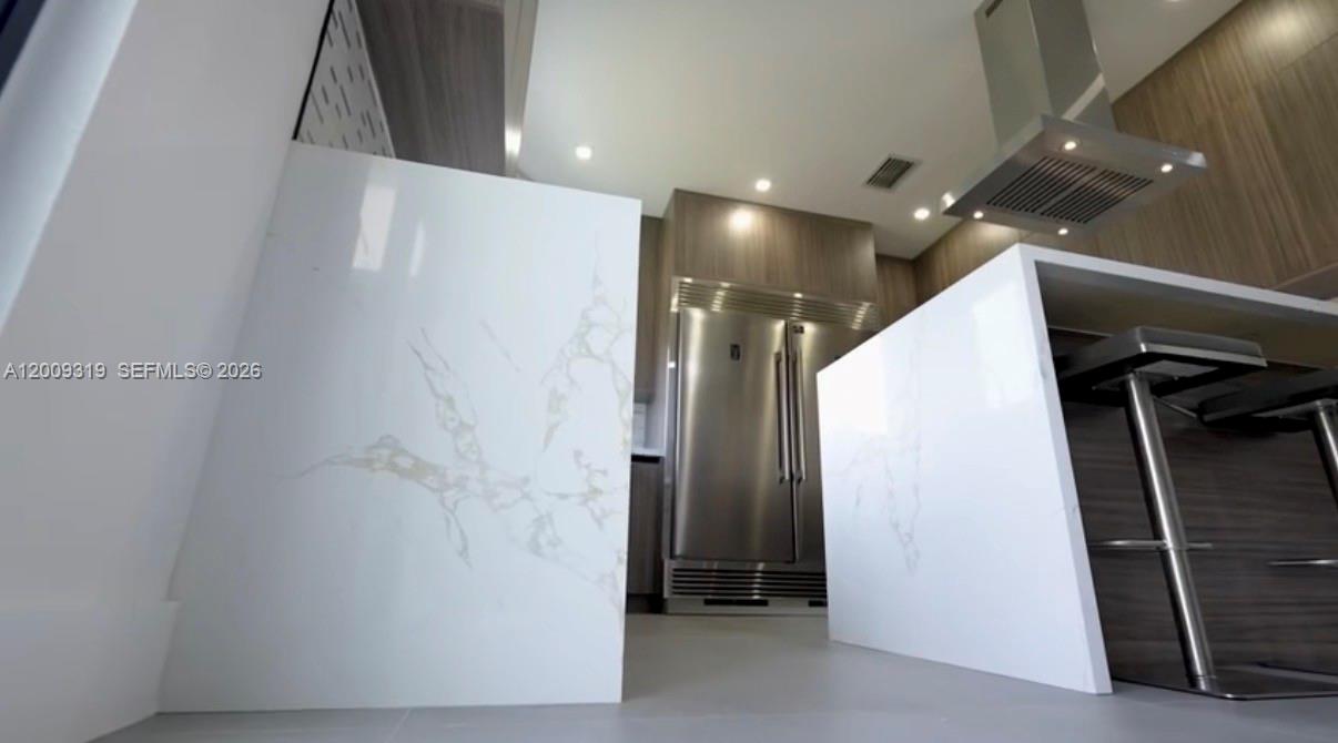 SPANISH LAKES - Residential