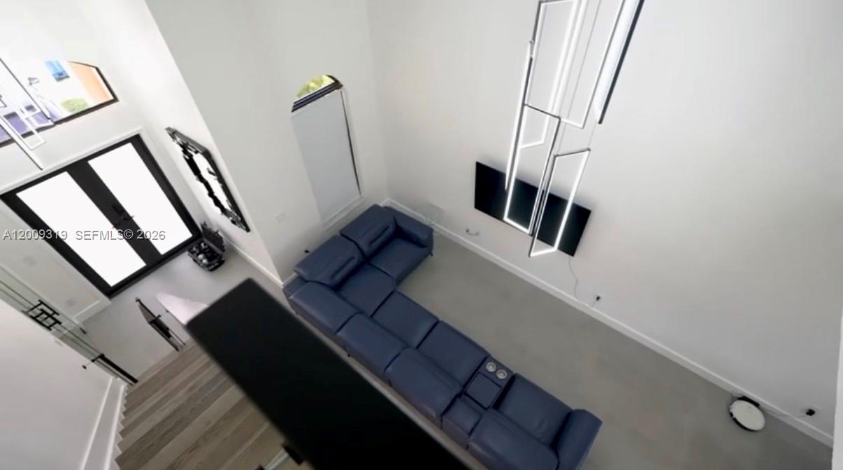 SPANISH LAKES - Residential