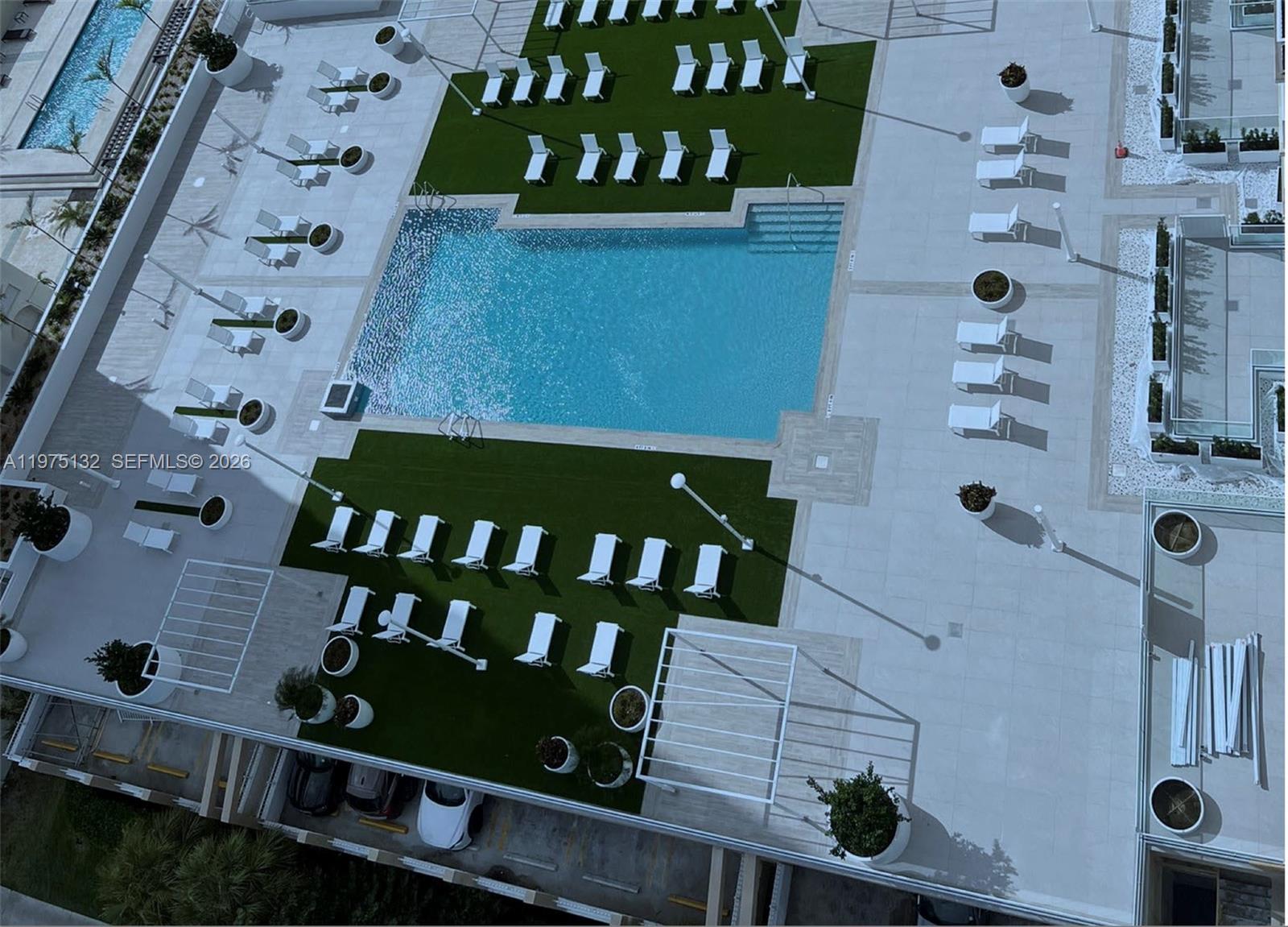 ISOLA CONDO - Residential