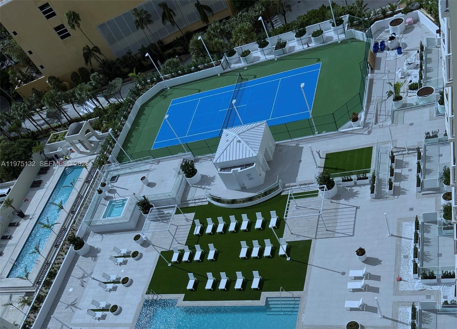 ISOLA CONDO - Residential