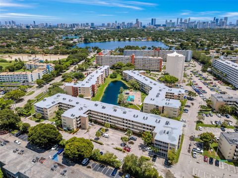 1690 NE 191st St 309-1 Miami FL 33179