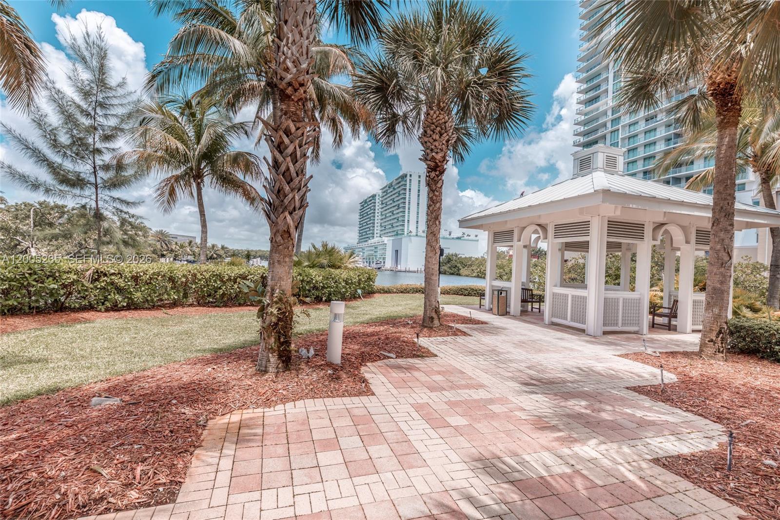 OCEANIA V CONDO - Residential