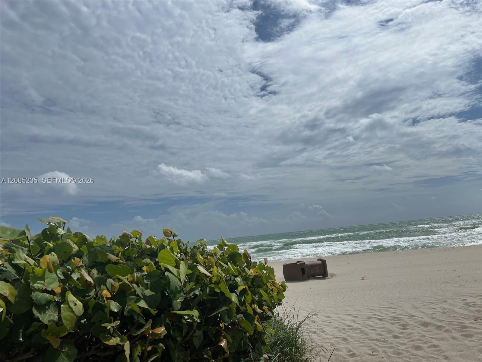 OCEANIA V CONDO - Residential