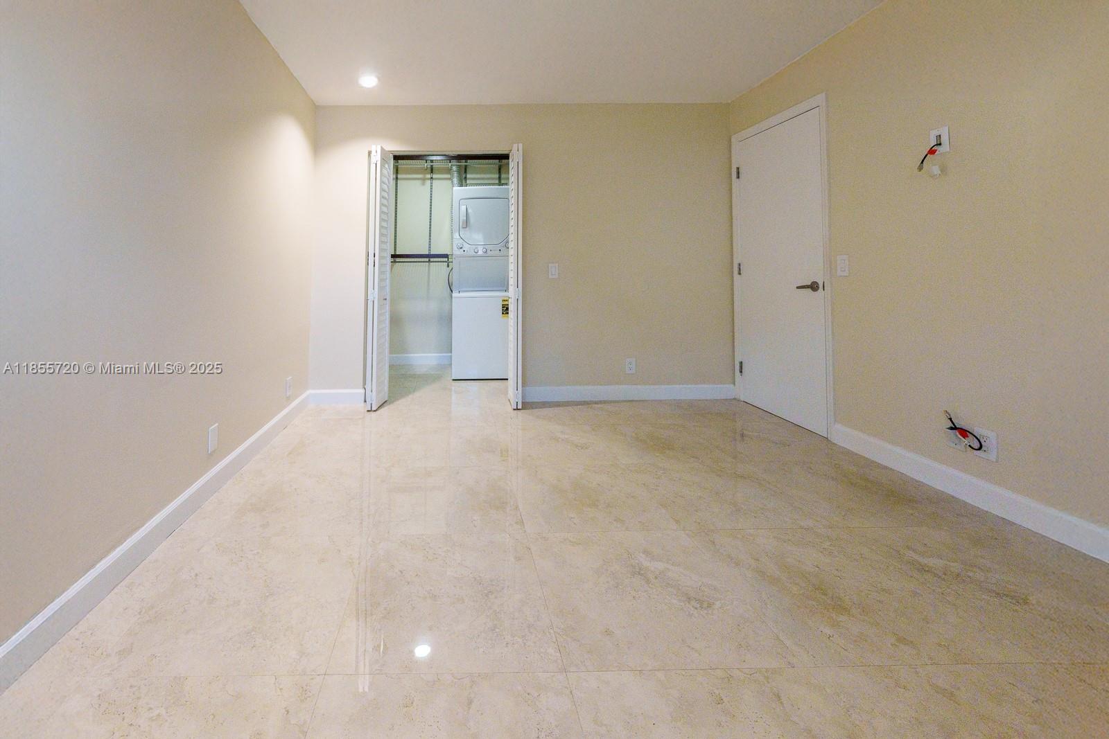 COUNTRY ISLES PHASE II - Residential Lease