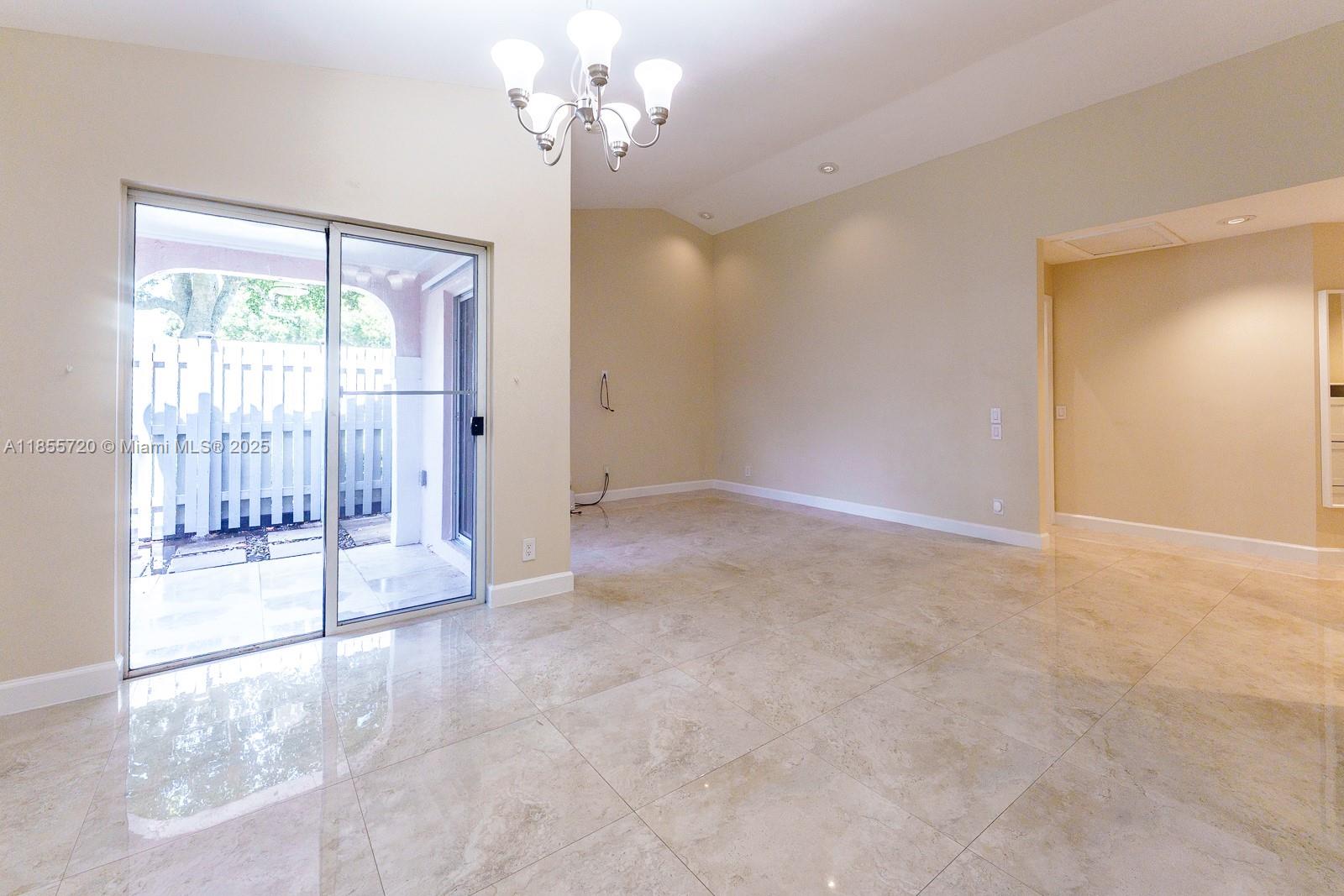 COUNTRY ISLES PHASE II - Residential Lease