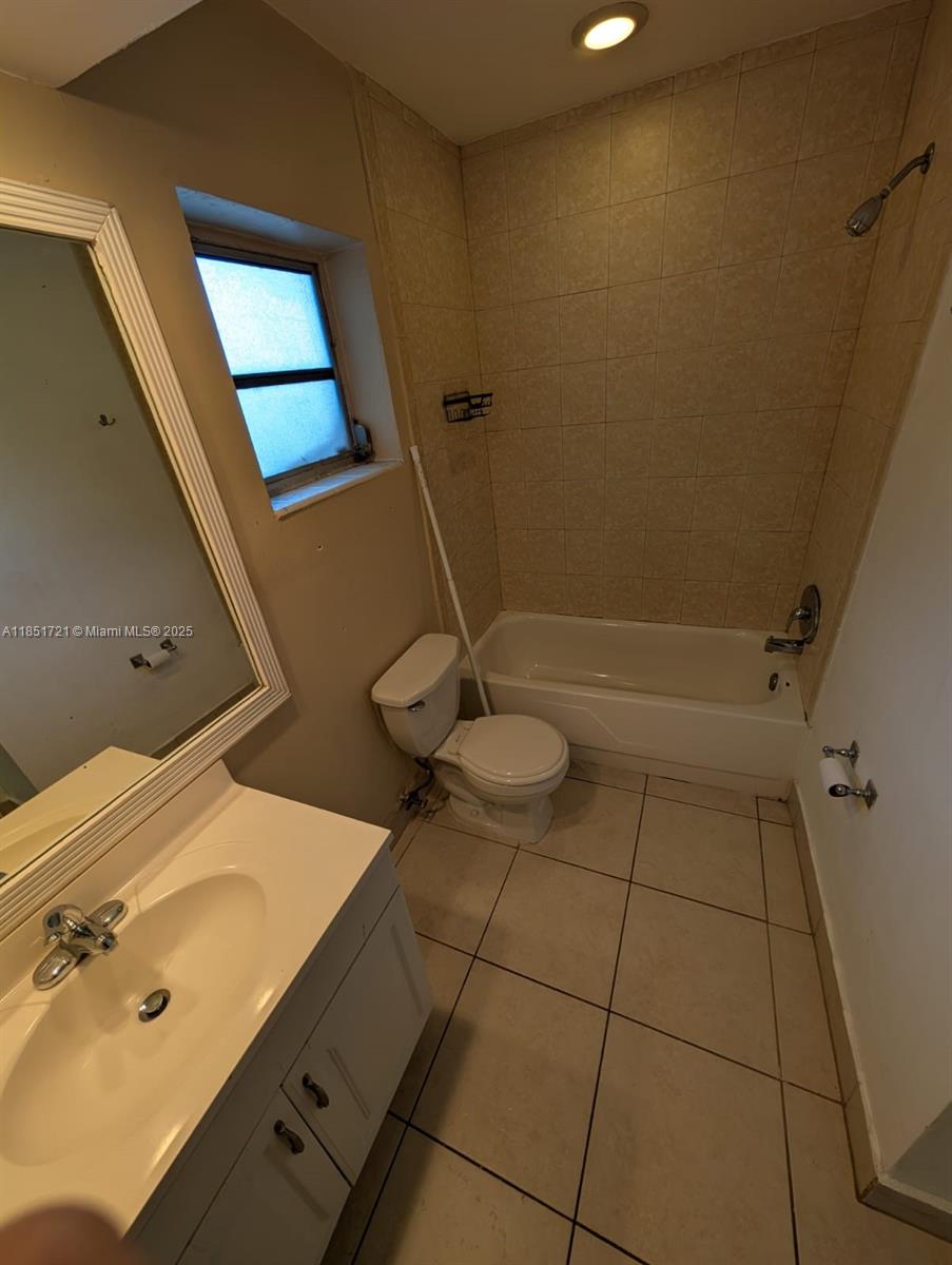 VILLAGE AT DADELAND CONDO - Residential