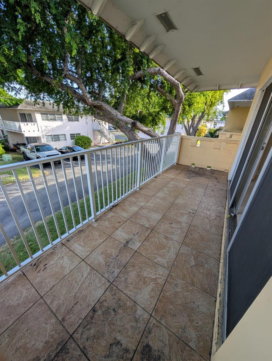 VILLAGE AT DADELAND CONDO - Residential