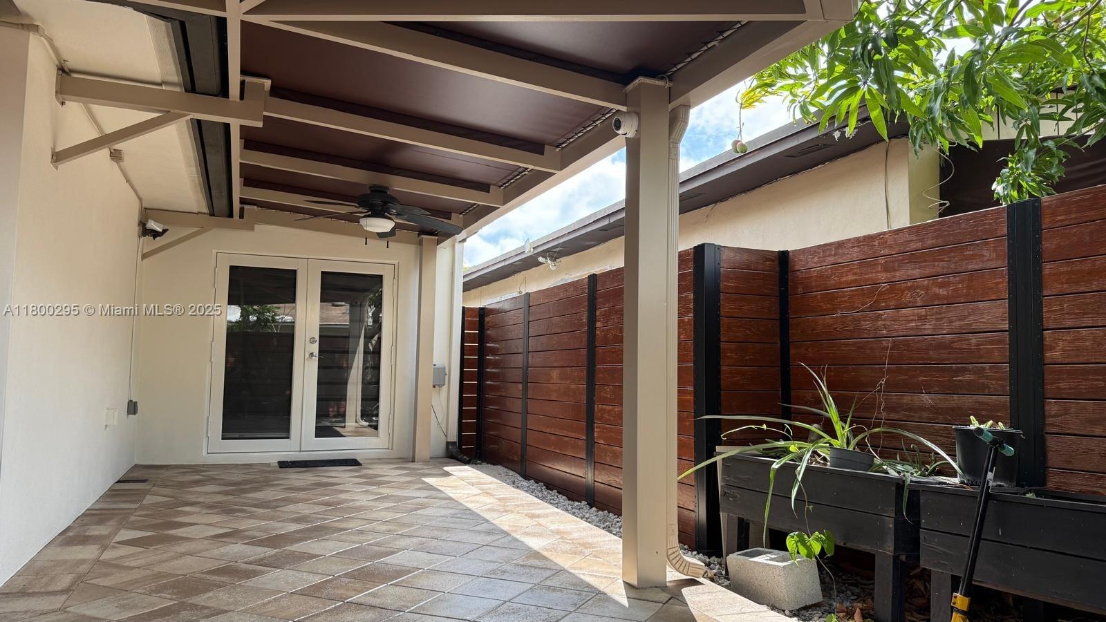 LAKES OF ACADIA UNIT 3 TH - Residential