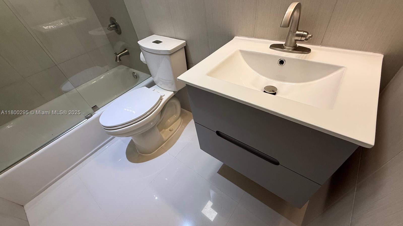 LAKES OF ACADIA UNIT 3 TH - Residential