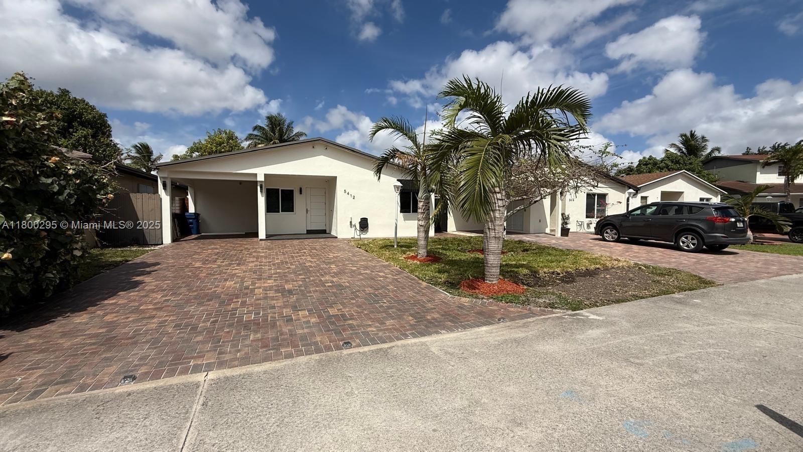 LAKES OF ACADIA UNIT 3 TH - Residential