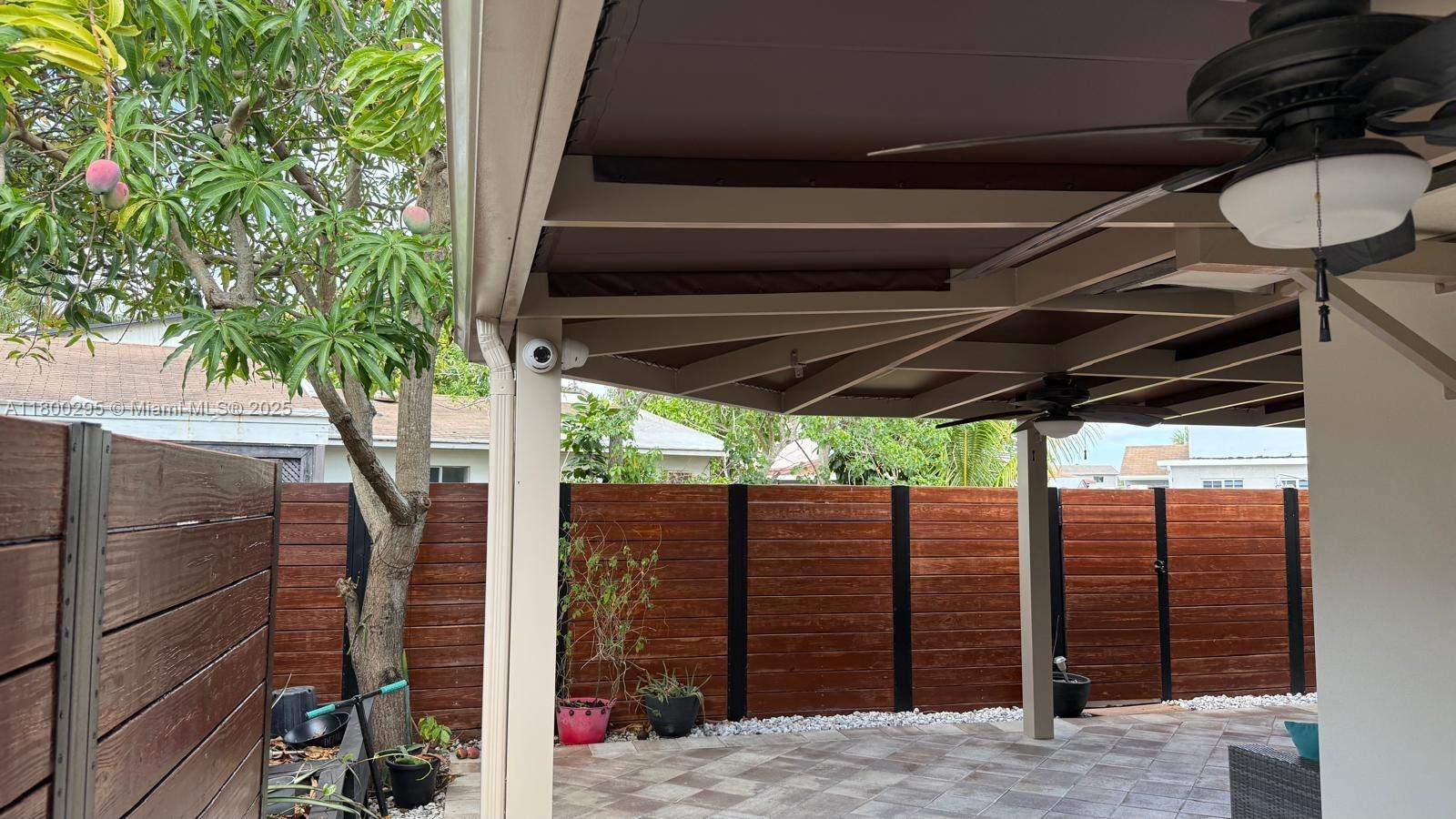 LAKES OF ACADIA UNIT 3 TH - Residential