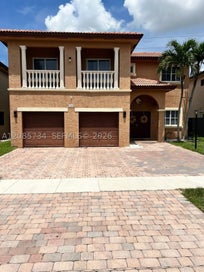 Townhomes and Villas with Garages For Sale in Miami-Dade County, FL 45 1240 NE 41st Pl Homestead FL 33033