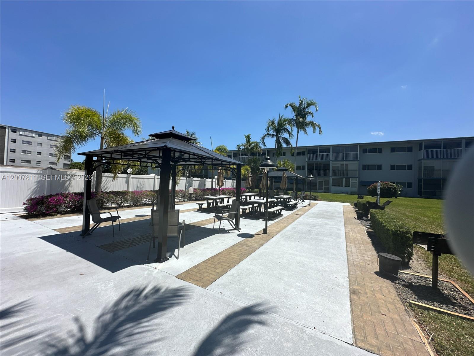 HILLCREST COUNTRY CLUB APT - Residential