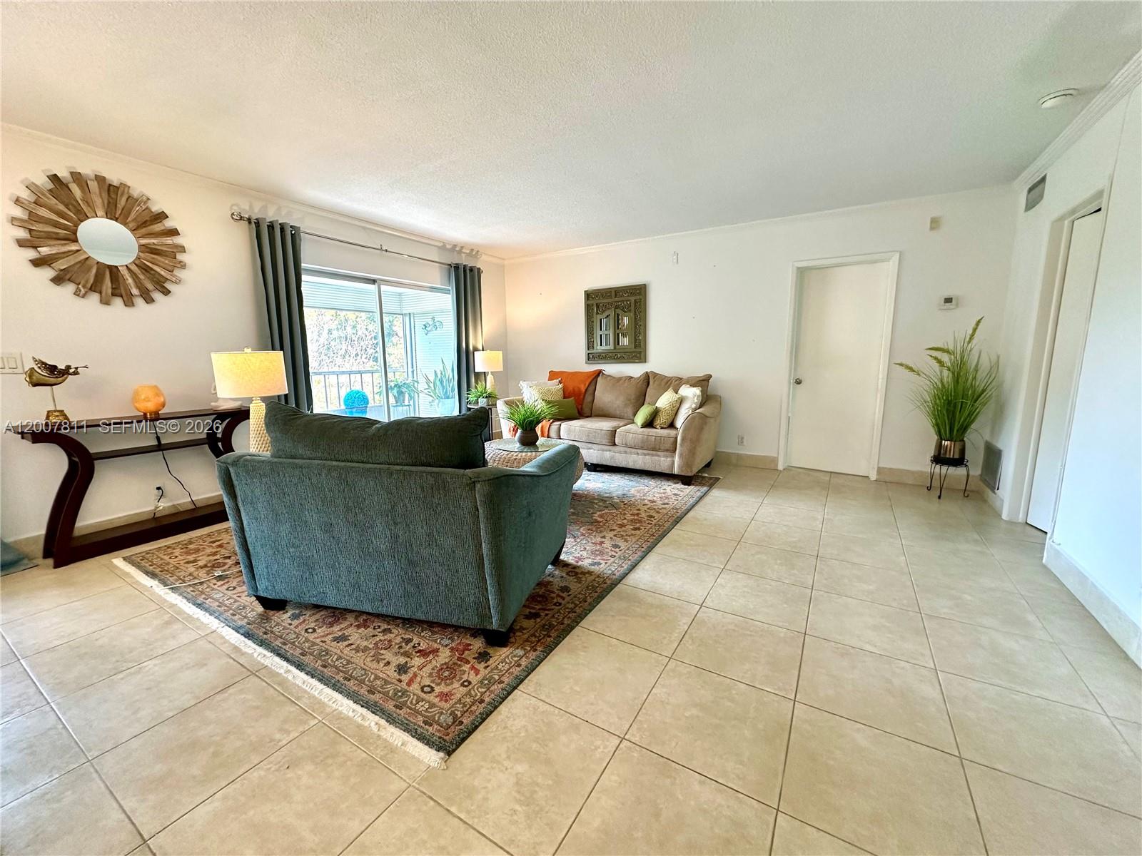HILLCREST COUNTRY CLUB APT - Residential