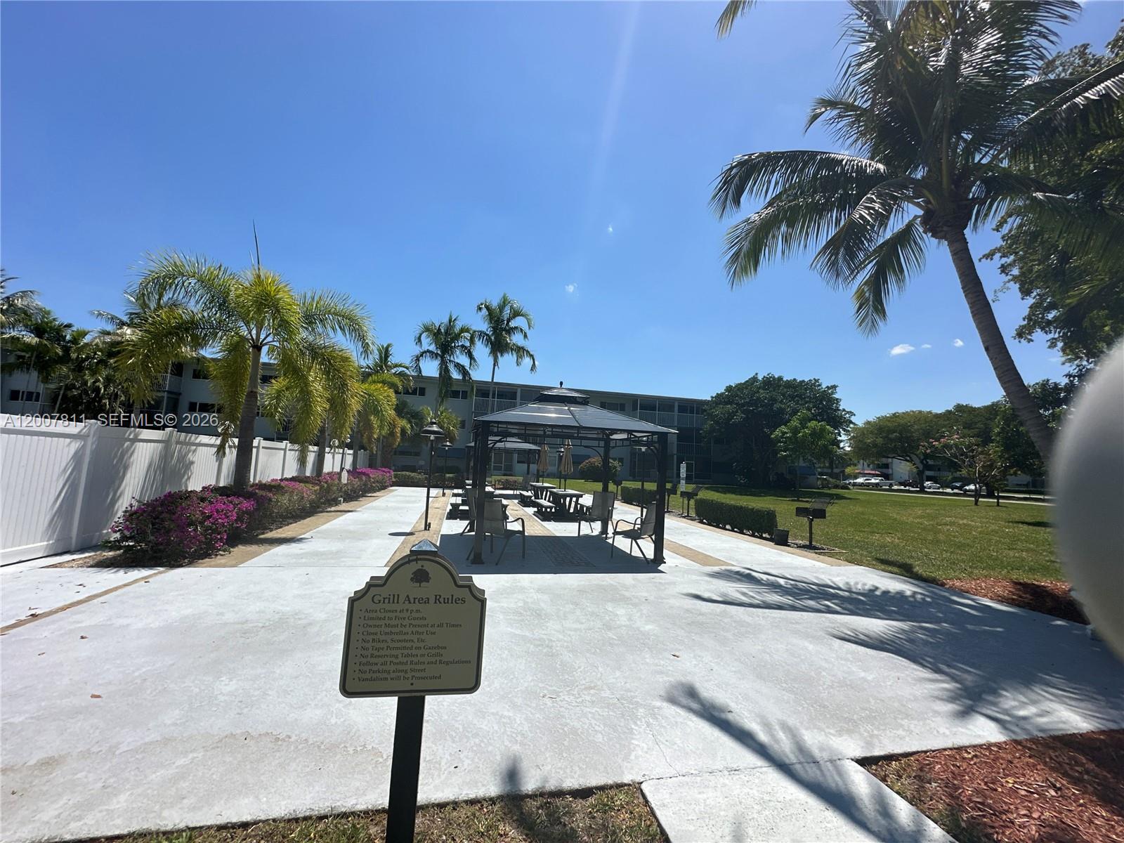 HILLCREST COUNTRY CLUB APT - Residential
