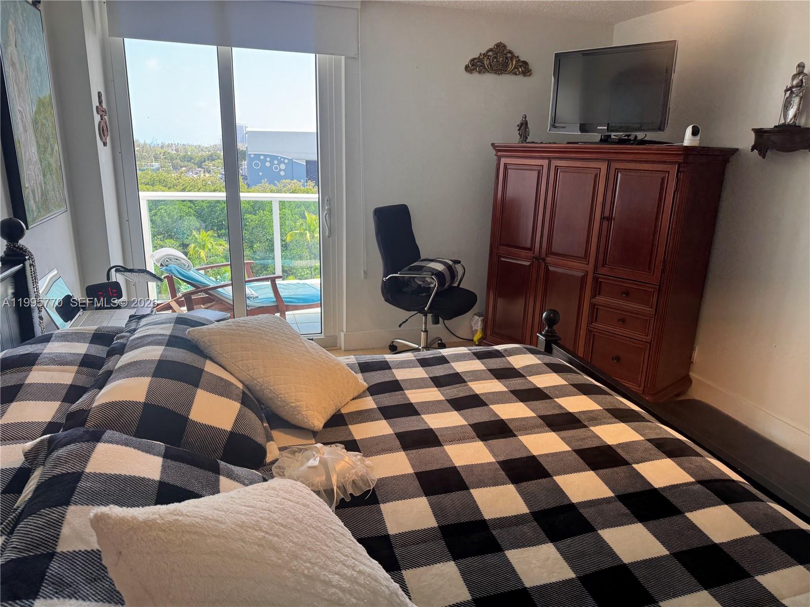 ARLEN HOUSE EAST CONDO - Residential