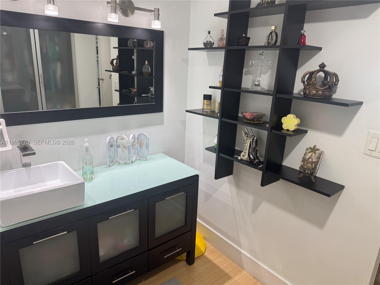 ARLEN HOUSE EAST CONDO - Residential