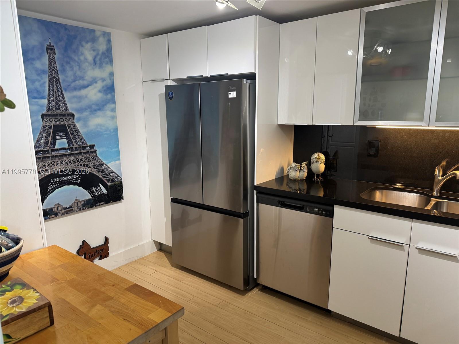 ARLEN HOUSE EAST CONDO - Residential