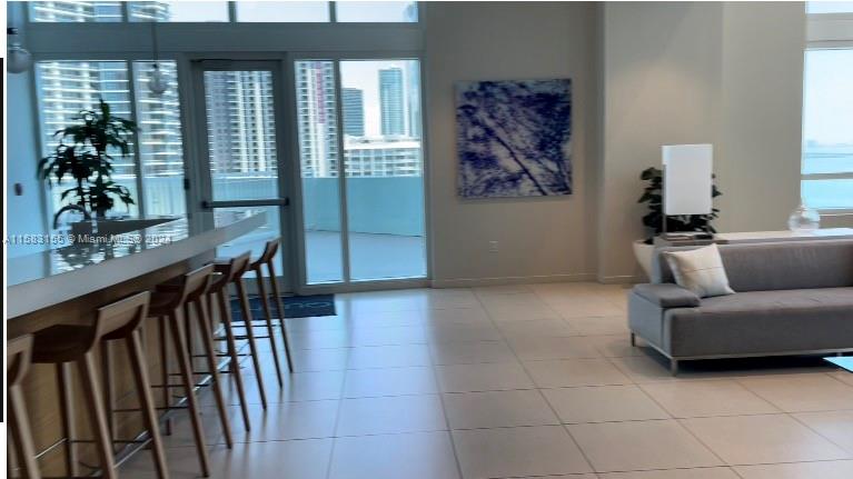 QUANTUM ON THE BAY CONDO - Residential