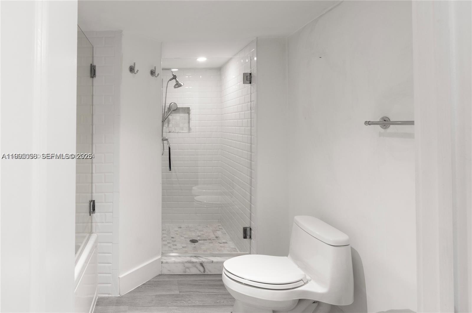 LE TRIANON CONDO - Residential Lease