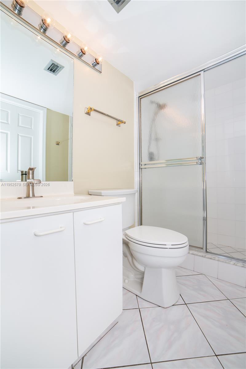 LE MONTCALM CONDO - Residential