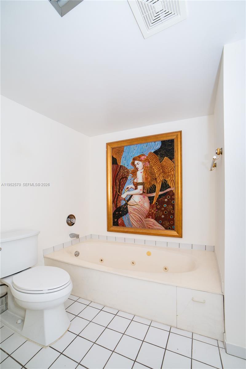 LE MONTCALM CONDO - Residential