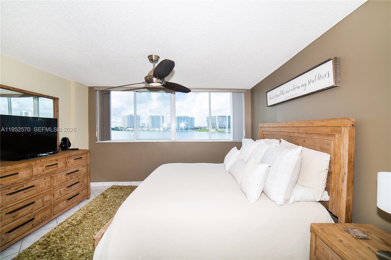 LE MONTCALM CONDO - Residential