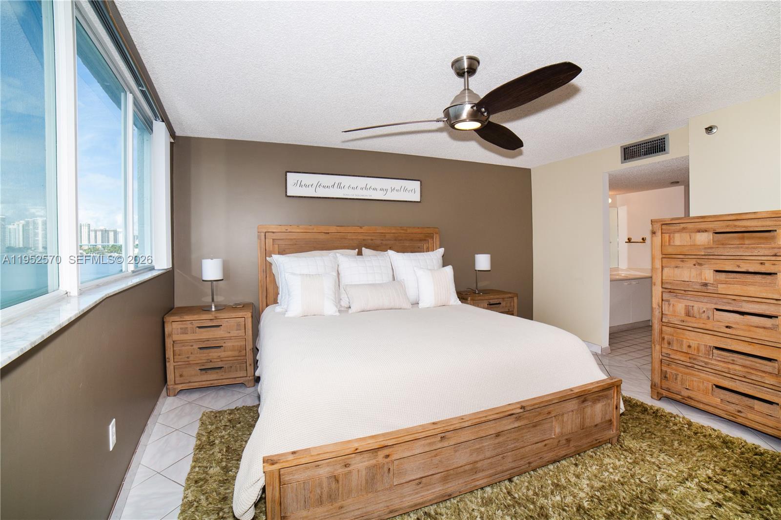 LE MONTCALM CONDO - Residential