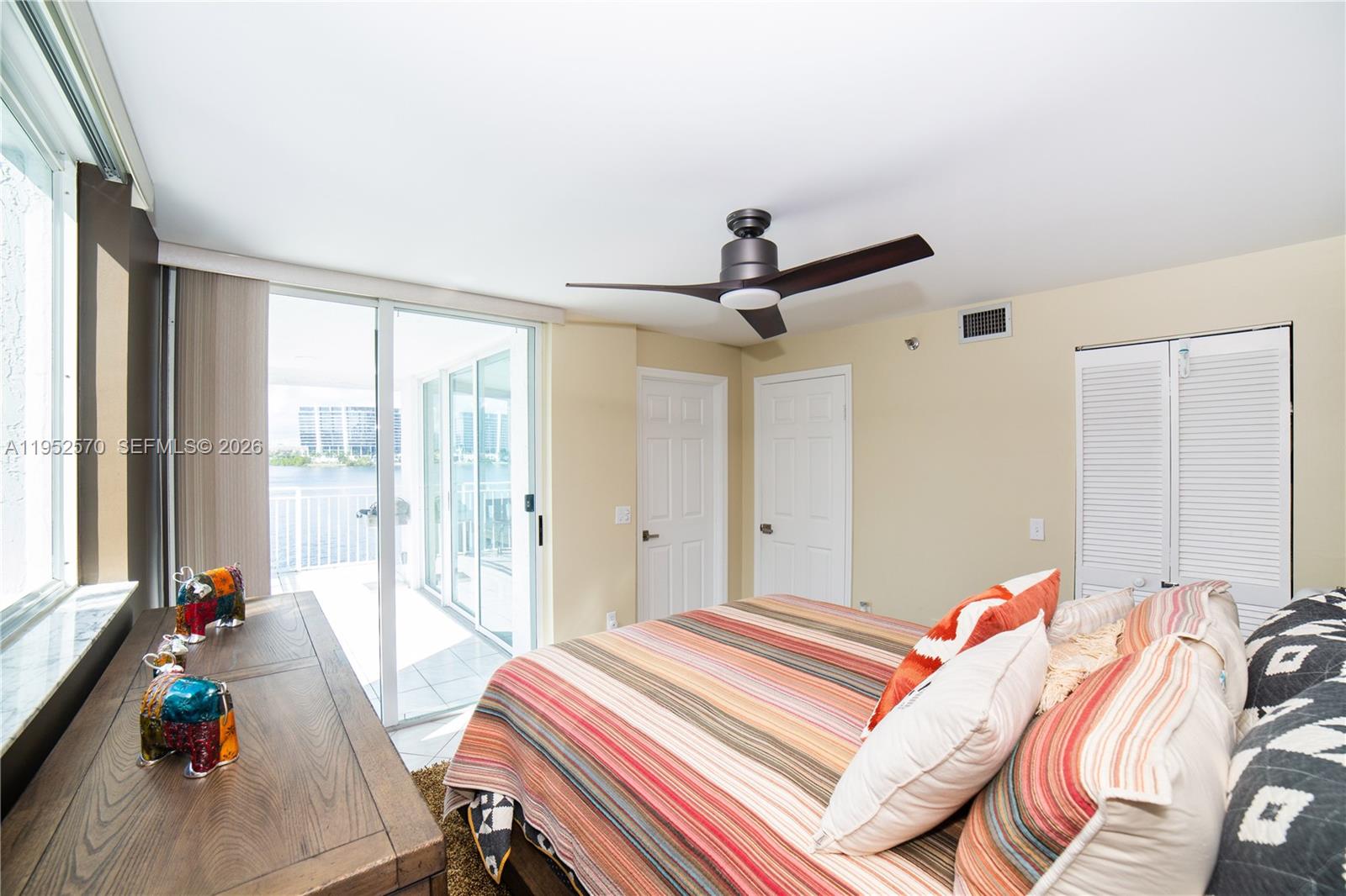 LE MONTCALM CONDO - Residential