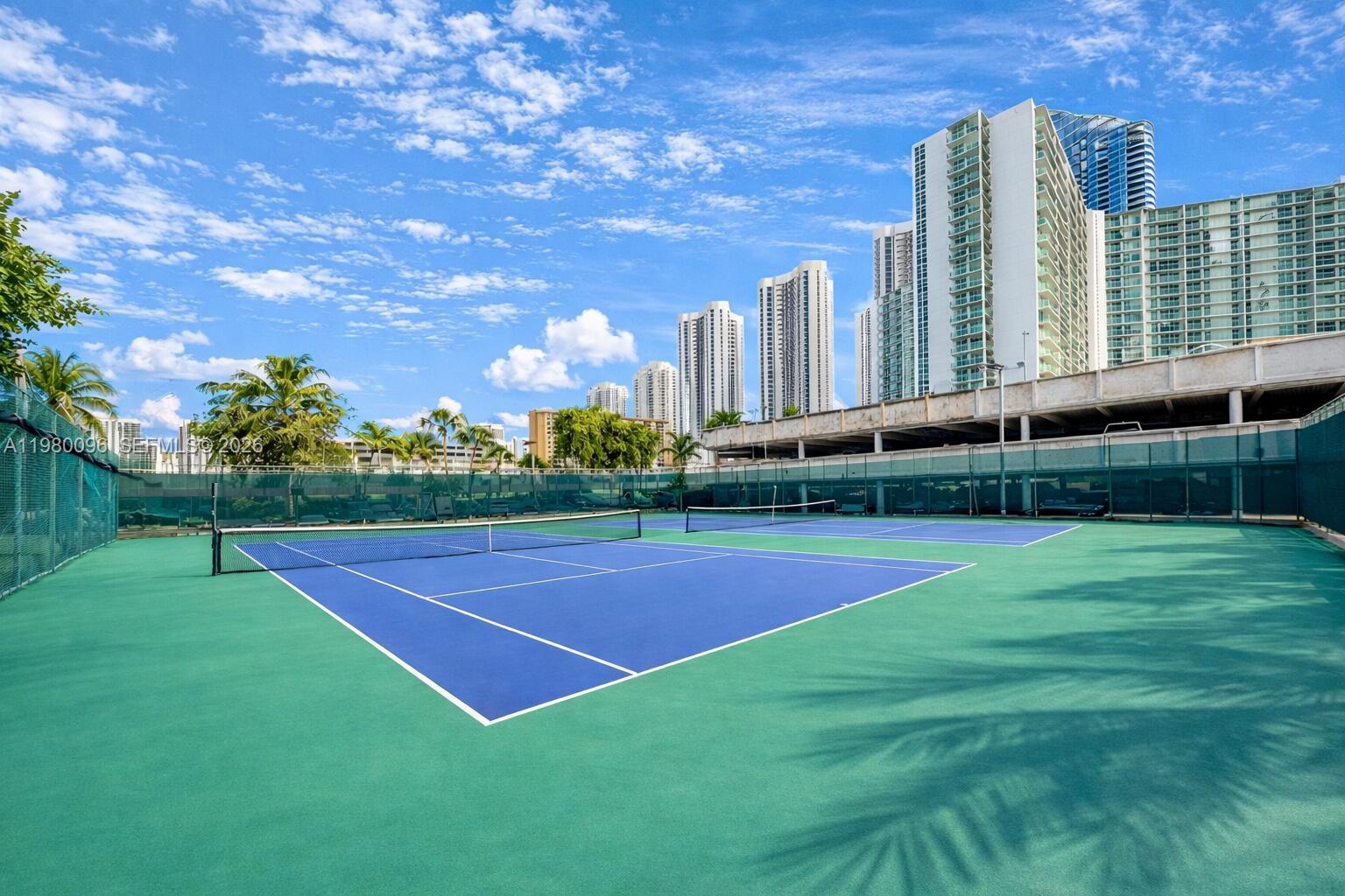 ARLEN HOUSE CONDO - Residential