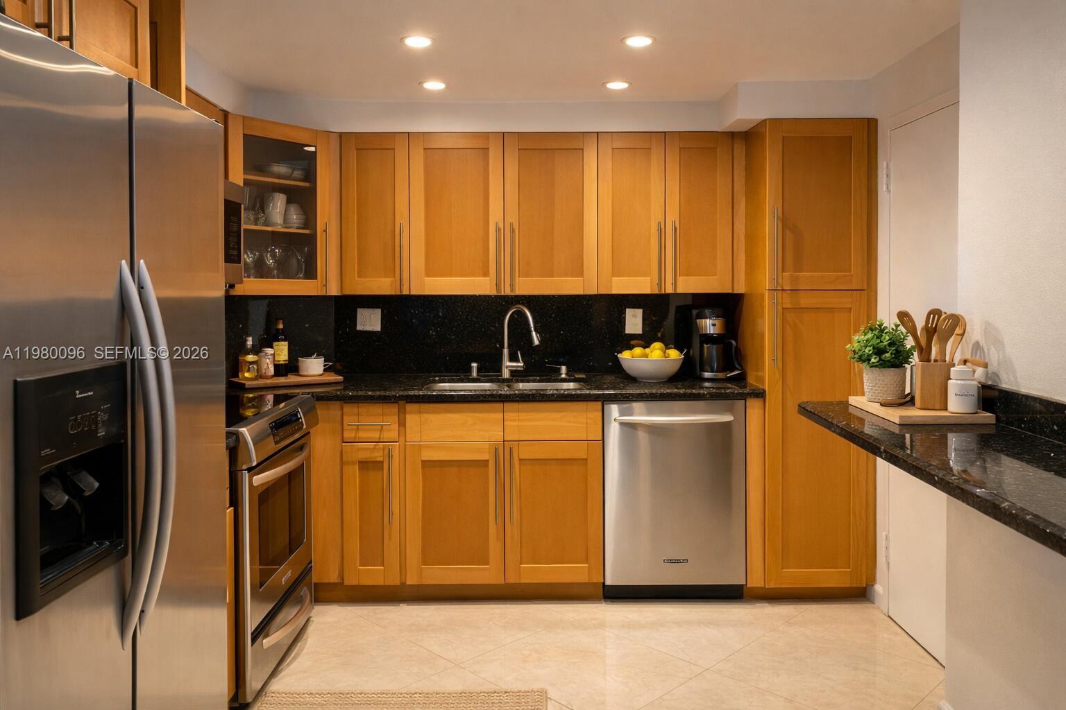 ARLEN HOUSE CONDO - Residential