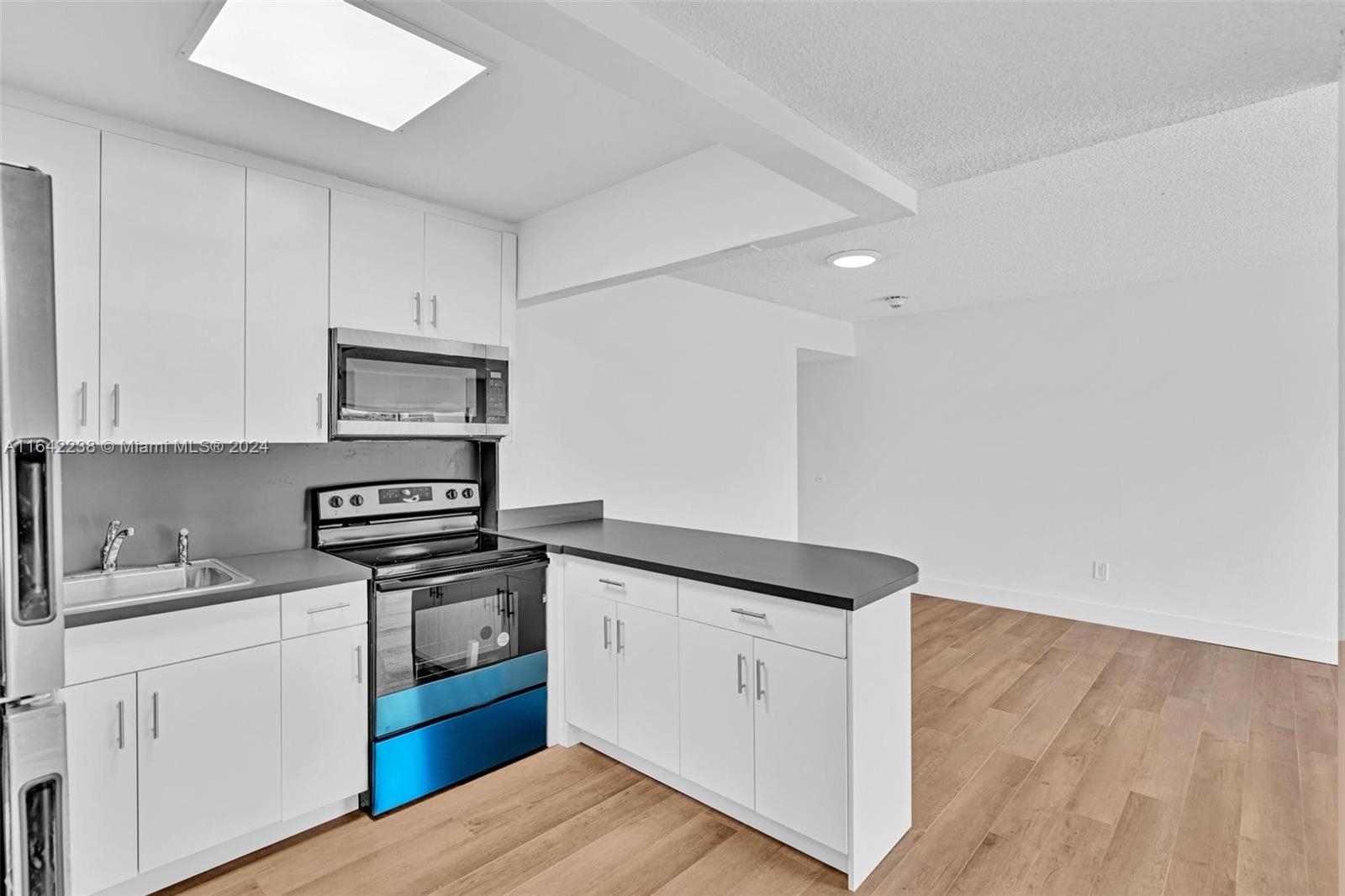 LA CANADIENNE CONDO - Residential