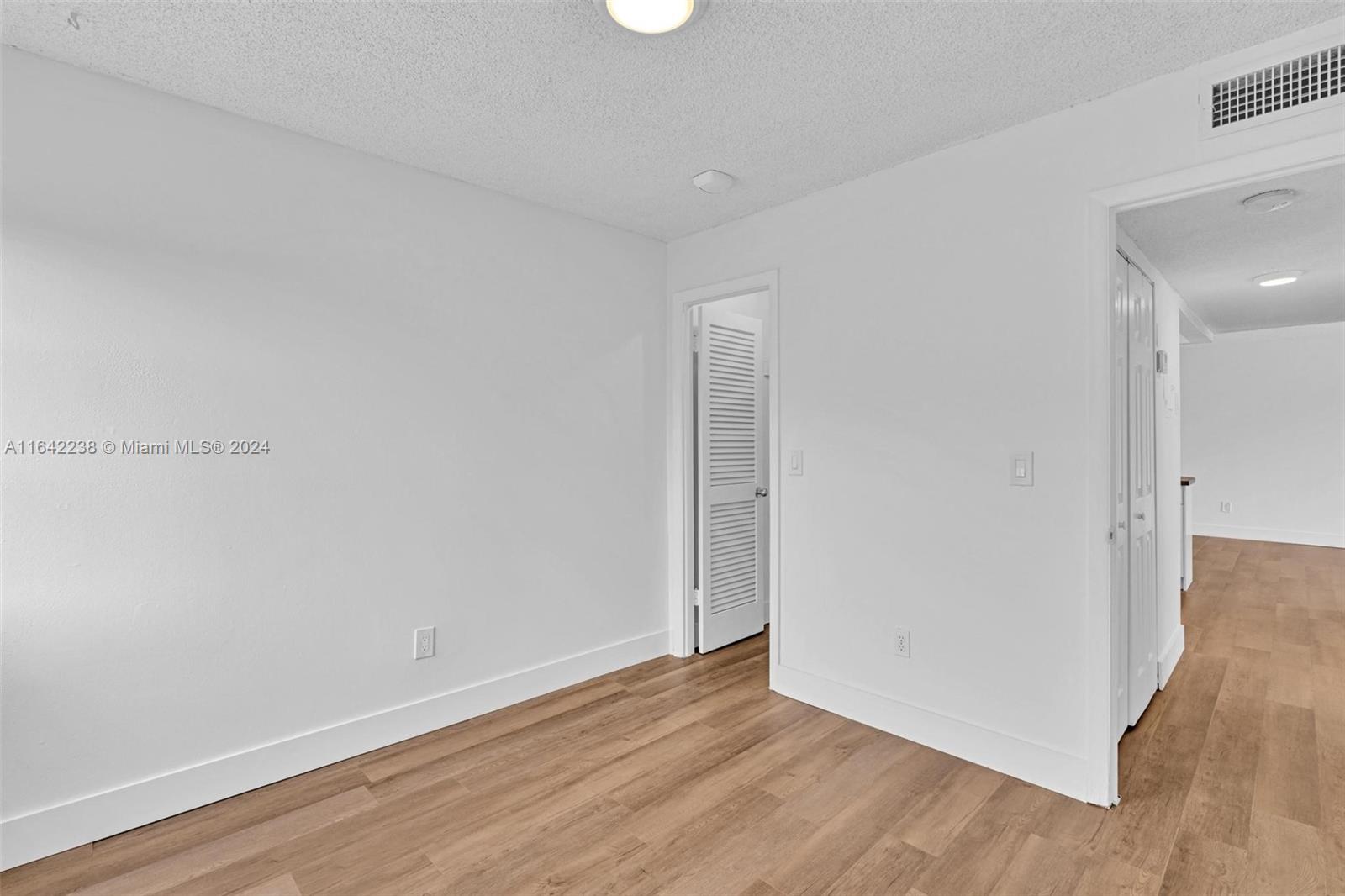 LA CANADIENNE CONDO - Residential